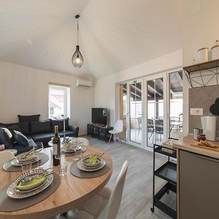 Apartment Fiora Kaštela Eksteriør billede
