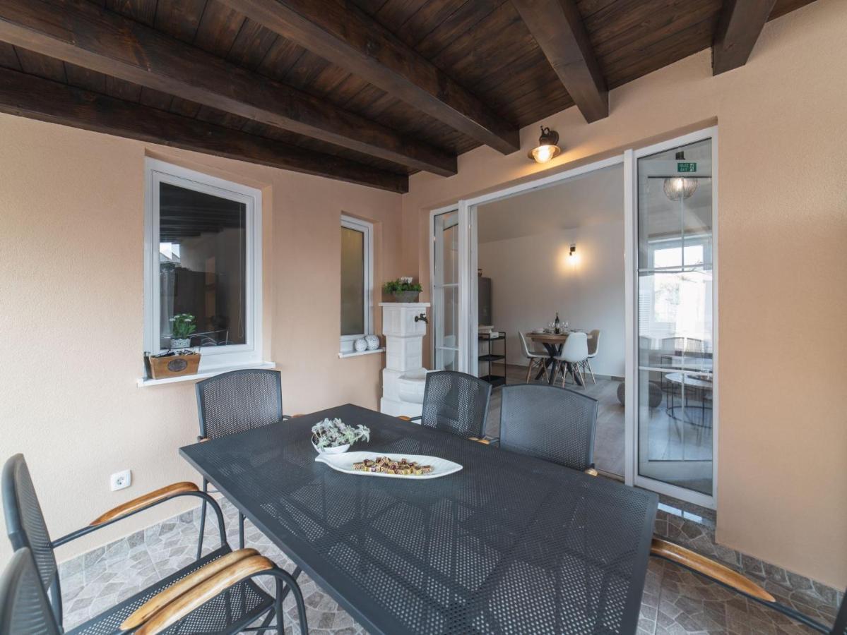 Apartment Fiora Kaštela Eksteriør billede