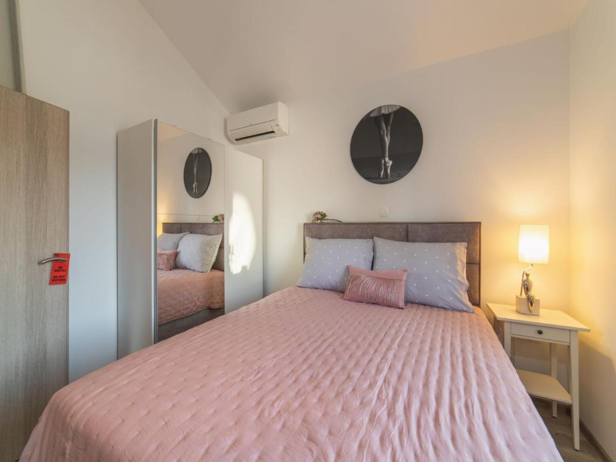 Apartment Fiora Kaštela Eksteriør billede