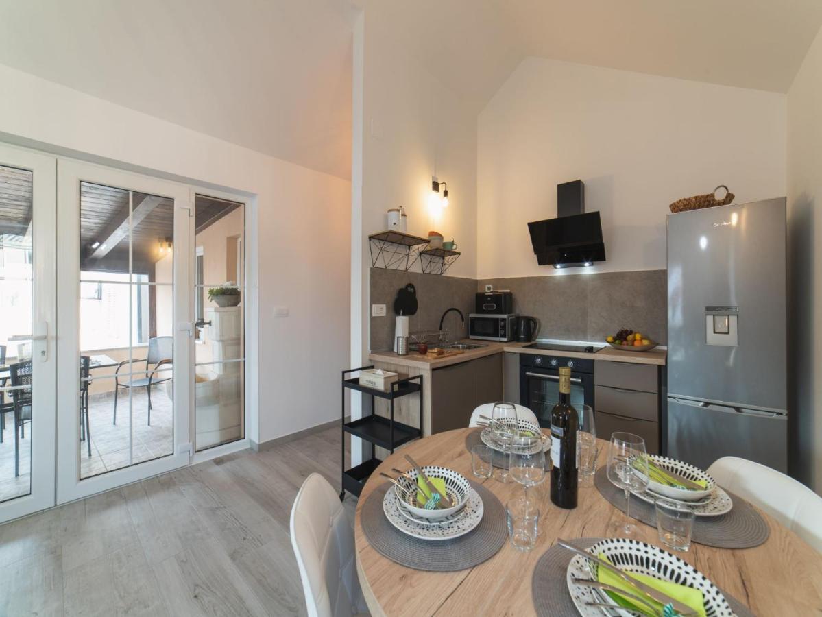 Apartment Fiora Kaštela Eksteriør billede