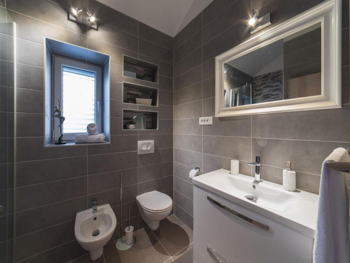 Apartment Fiora Kaštela Eksteriør billede