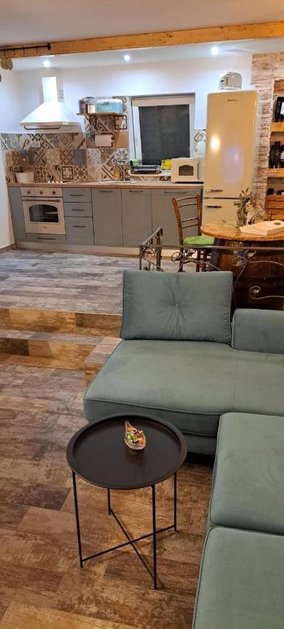 Apartment Fiora Kaštela Eksteriør billede